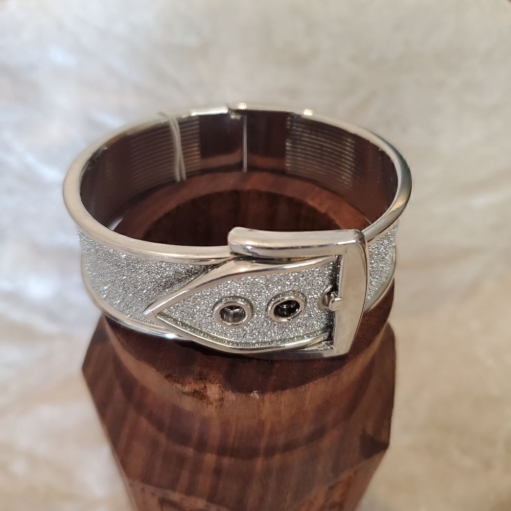 ‎Women's Silver Bracelet Belt Shape Fashion Jewelry
